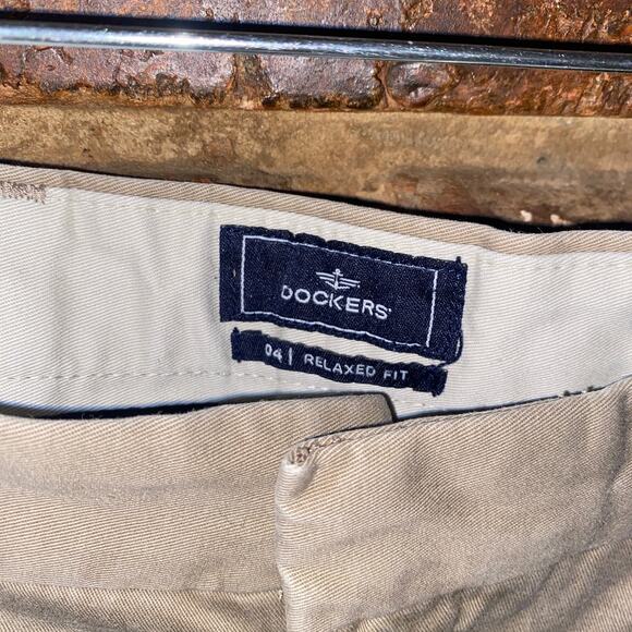 Dockers D4 Relaxed Fit Pleated Chino Khaki Pants Men's Size 36x33 - Picture 3 of 6